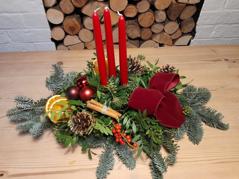 Quintessential Christmas Fresh Table Decoration