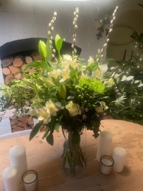 White Frost Handtied (Vase not included)